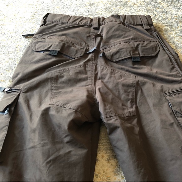 Snowboard/Ski Pants. Men’s size small. - Picture 5 of 8